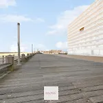 Sea Kissed By Bloss, Op Zeedijk Ostende