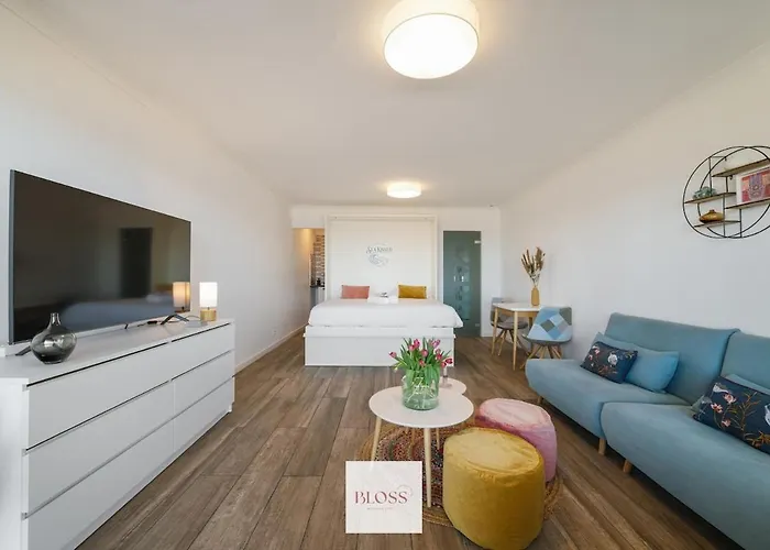 Sea Kissed By Bloss, Op Zeedijk *